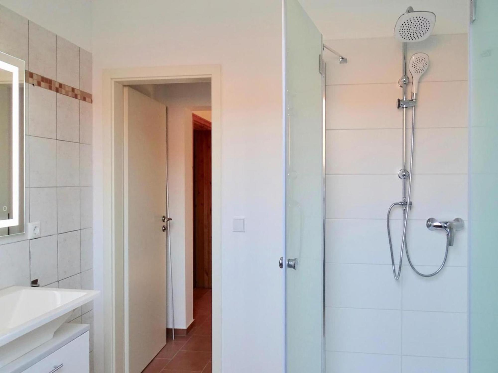 Farmstay Neuendorfkrug, Luetow Lutow Екстериор снимка